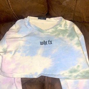 white fox boutique cropped long sleeve tie dye sweatshirt